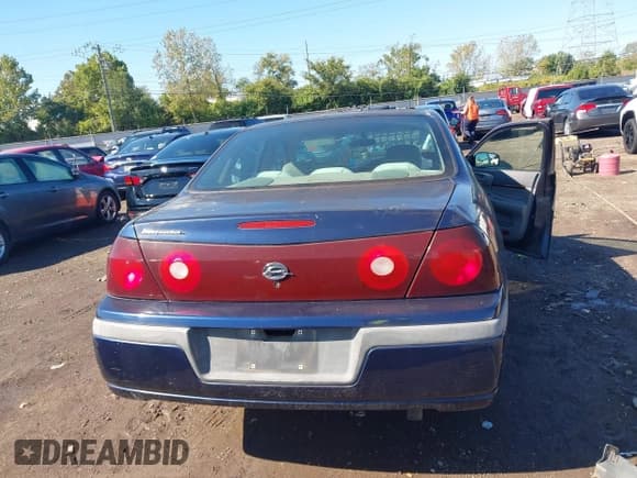 ✅ 2001 Chevrolet Impala • VIN: 2G1WF52E219209206 • Lot: 43387151. Listed on IAAI with 94,960 mi. Free auction sales archive from the USA and detailed vehicle history report at DreamBid. Image 17.