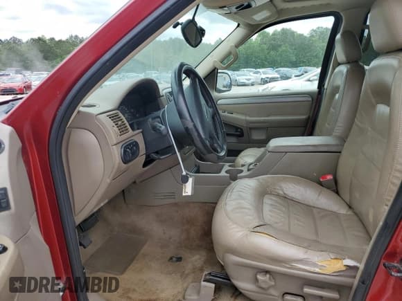 ✅ 2004 Ford Explorer XLT • VIN: 1FMZU63W04ZA93680 • Lot: 54706265. Wystawiony na Copart z przebiegiem 156 128 mil. Bezpłatny archiwum sprzedaży aukcyjnych z USA i szczegółowy raport historii pojazdu na DreamBid. Zdjęcie 7.