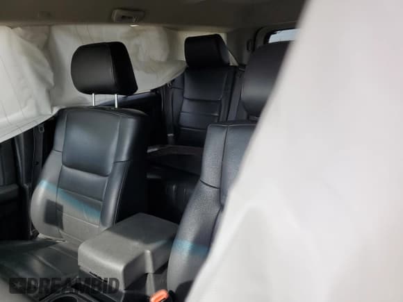 ✅ 2008 Jeep Commander Sport • VIN: 1J8HG48N18C177309 • Лот: 70083575. Опубликован ранее на Copart с пробегом 210 238 миль. Бесплатный доступ к архиву аукционных продаж из США и подробный отчёт об истории автомобиля на DreamBid. Изображение 10.