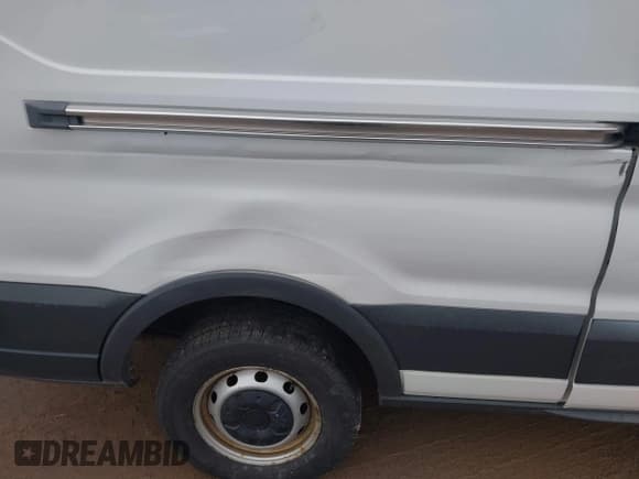 ✅ 2015 Ford Transit Cargo • VIN: 1FTNR2XG6FKB09053 • Lot: 41486394. Listed on IAAI with 175,265 mi. Free auction sales archive from the USA and detailed vehicle history report at DreamBid. Image 17.