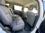 ✅ 2018 Toyota Highlander LE • VIN: 5TDZARFH8JS032831 • Лот: 91137855. Опубликован ранее на Copart с пробегом 213 547 миль. Бесплатный доступ к архиву аукционных продаж из США и подробный отчёт об истории автомобиля на DreamBid. Изображение 6.