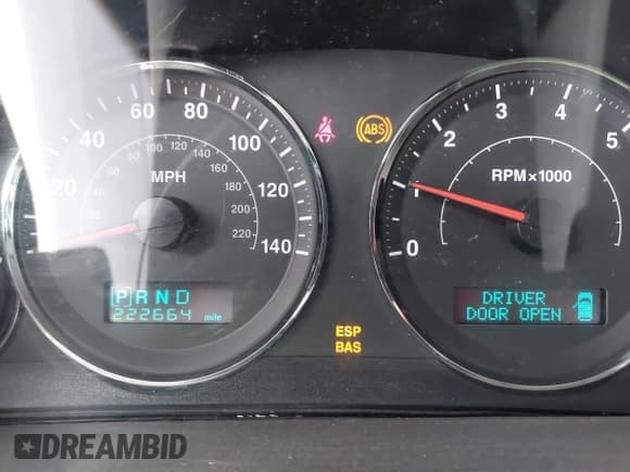 ✅ 2006 Jeep Commander • VIN: 1J8HG48K06C349008 • Lot: 42084480. Wystawiony na IAAI z przebiegiem 222 664 mil. Bezpłatny archiwum sprzedaży aukcyjnych z USA i szczegółowy raport historii pojazdu na DreamBid. Zdjęcie 7.