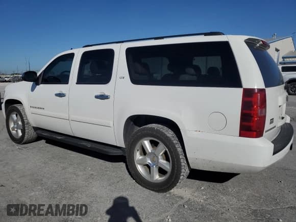 ✅ 2008 Chevrolet Suburban LTZ • VIN: 3GNFK16378G286889 • Lot: 89491935. Wystawiony na Copart z przebiegiem 227 268 mil. Bezpłatny archiwum sprzedaży aukcyjnych z USA i szczegółowy raport historii pojazdu na DreamBid. Zdjęcie 2.