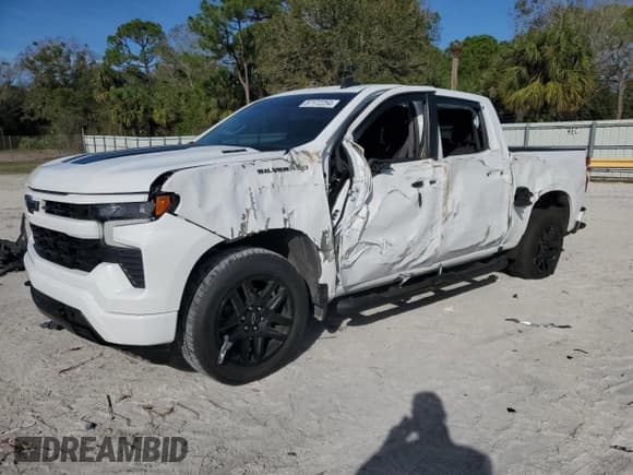 ✅ 2023 Chevrolet Silverado 1500 • VIN: 1GCPADE89PZ135890 • Лот: 87172254. Опубликован ранее на Copart с пробегом 21 647 миль. Бесплатный доступ к архиву аукционных продаж из США и подробный отчёт об истории автомобиля на DreamBid. Изображение 1.