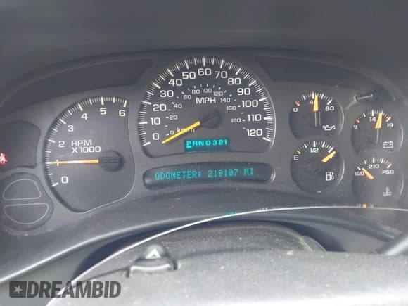 ✅ 2004 Chevrolet Suburban LS • VIN: 3GNFK16ZX4G288702 • Lot: 43874445. Listed on IAAI with 219,107 mi. Free auction sales archive from the USA and detailed vehicle history report at DreamBid. Image 7.