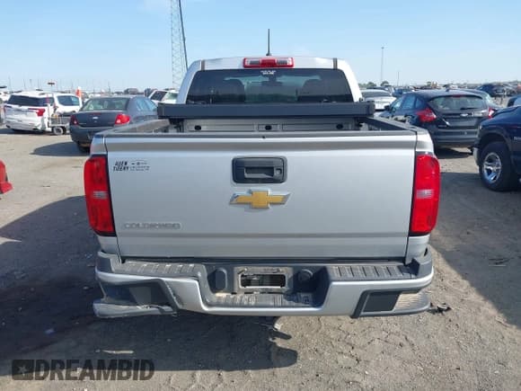 ✅ 2018 Chevrolet Colorado 2WD Work Truck • VIN: 1GCGSBEA0J1189525 • Lot: 41898384. Listed on IAAI with 33,748 mi. Free auction sales archive from the USA and detailed vehicle history report at DreamBid. Image 16.