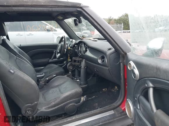 ✅ 2007 MINI Convertible S • VIN: WMWRH33527TL94583 • Lot: 40403620. Listed on IAAI with 83,501 mi. Free auction sales archive from the USA and detailed vehicle history report at DreamBid. Image 5.