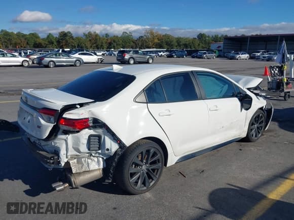 ✅ 2024 Toyota Corolla SE • VIN: 5YFS4MCE1RP182273 • Lot: 43574663. Wystawiony na IAAI z przebiegiem 41 mil. Bezpłatny archiwum sprzedaży aukcyjnych z USA i szczegółowy raport historii pojazdu na DreamBid. Zdjęcie 4.