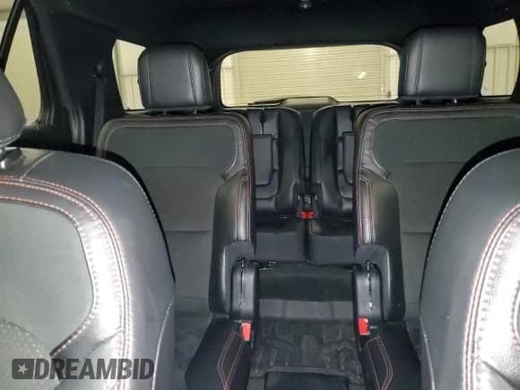 ✅ 2018 Ford Explorer XLT • VIN: 1FM5K8D83JGA97892 • Lot: 91930285. Wystawiony na Copart z przebiegiem 98 603 mil. Bezpłatny archiwum sprzedaży aukcyjnych z USA i szczegółowy raport historii pojazdu na DreamBid. Zdjęcie 10.