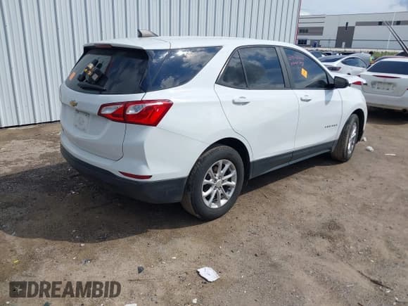 ✅ 2020 Chevrolet Equinox LS • VIN: 2GNAXHEV4L6164034 • Lot: 43302257. Wystawiony na IAAI z przebiegiem Nie podano. Bezpłatny archiwum sprzedaży aukcyjnych z USA i szczegółowy raport historii pojazdu na DreamBid. Zdjęcie 4.