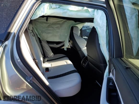 ✅ 2021 BMW X5 M • VIN: 5YMJU0C01M9F10602 • Lot: 65668883. Wystawiony na Copart z przebiegiem 23 214 mil. Bezpłatny archiwum sprzedaży aukcyjnych z USA i szczegółowy raport historii pojazdu na DreamBid. Zdjęcie 10.