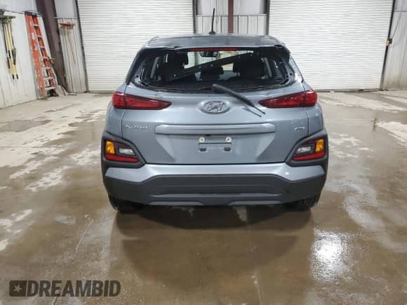 2018 Hyundai Kona SE z VIN KM8K1CAAXJU150086, wystawiony jako Copart lot #44582303 z przebiegiem 76 431 mil mil oraz . Historia ofert i sprzedaży dostępna na DreamBid. Obrazek 6.