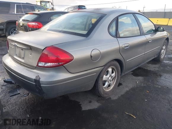 ✅ 2004 Ford Taurus SES • VIN: 1FAFP55S44A182823 • Lot: 43622713. Wystawiony na IAAI z przebiegiem Nie podano. Bezpłatny archiwum sprzedaży aukcyjnych z USA i szczegółowy raport historii pojazdu na DreamBid. Zdjęcie 4.