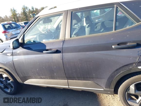 ✅ 2022 Hyundai Venue Limited • VIN: KMHRC8A36NU169697 • Lot: 41279162. Listed on IAAI with 23,542 mi. Free auction sales archive from the USA and detailed vehicle history report at DreamBid. Image 15.