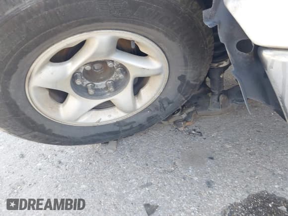 ✅ 2002 Toyota Tundra Limited • VIN: 5TBRT38152S250713 • Lot: 41765160. Listed on IAAI with 473,628 mi. Free auction sales archive from the USA and detailed vehicle history report at DreamBid. Image 16.