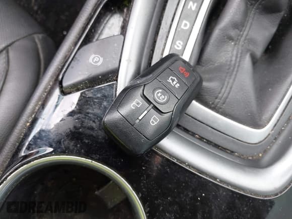 ✅ 2016 Ford Fusion Titanium • VIN: 3FA6P0K92GR186030 • Лот: 43281704. Опубликован ранее на IAAI с пробегом 120 813 миль. Бесплатный доступ к архиву аукционных продаж из США и подробный отчёт об истории автомобиля на DreamBid. Изображение 11.