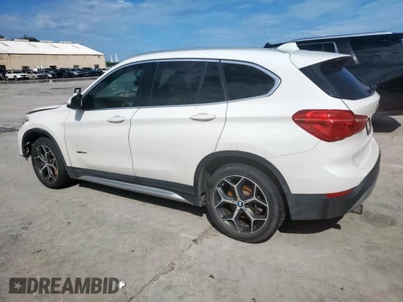 ✅ 2017 BMW X1 sDrive28i • VIN: WBXHU7C38H5H34220 • Lot: 84420435. Listed on Copart with 117,075 mi. Free auction sales archive from the USA and detailed vehicle history report at DreamBid. Image 2.