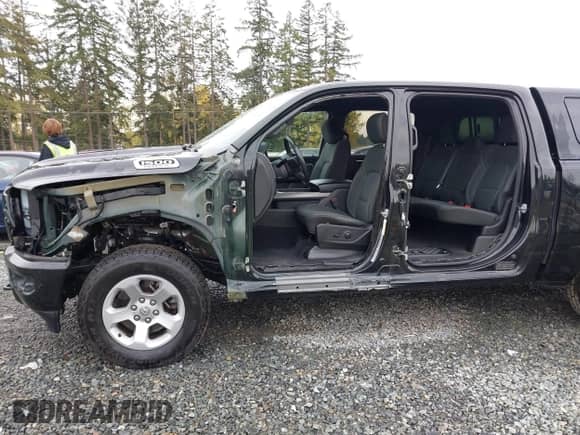 2019 Ram 1500 Big Horn с VIN 1C6SRFFT1KN681558, выставлен на аукционе IAAI как лот 43560371 с пробегом 42 353 миль миль и . История ставок и продаж доступна на DreamBid. Изображение 6.