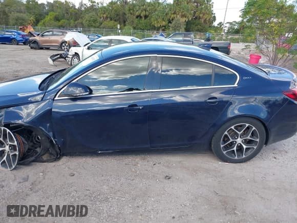 ✅ 2017 Buick Regal Sport Touring • VIN: 2G4GL5EX6H9190571 • Lot: 40851332. Listed on IAAI with 127,044 mi. Free auction sales archive from the USA and detailed vehicle history report at DreamBid. Image 15.