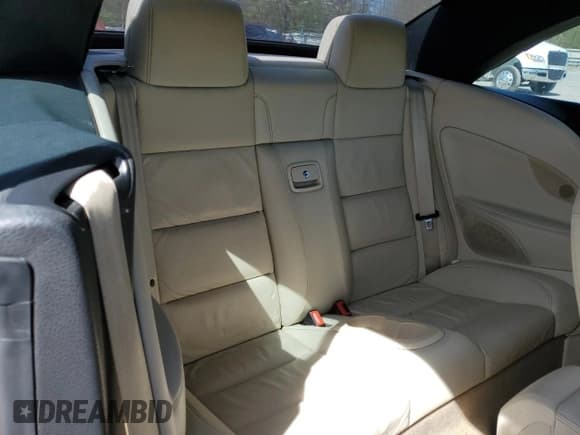 ✅ 2011 Volkswagen Eos Lux • VIN: WVWFA7AH5BV002336 • Lot: 55287125. Listed on Copart with 95,124 mi. Free auction sales archive from the USA and detailed vehicle history report at DreamBid. Image 10.