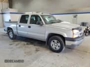 ✅ 2004 Chevrolet Silverado 1500 LS • VIN: 2GCEK13T941302313 • Lot: 43165525. Wystawiony na Copart z przebiegiem 185 885 mil. Bezpłatny archiwum sprzedaży aukcyjnych z USA i szczegółowy raport historii pojazdu na DreamBid. Zdjęcie 4.