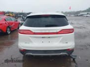 ✅ 2015 Lincoln MKC • VIN: 5LMCJ2A98FUJ10789 • Lot: 42368545. Wystawiony na IAAI z przebiegiem 211 400 mil. Bezpłatny archiwum sprzedaży aukcyjnych z USA i szczegółowy raport historii pojazdu na DreamBid. Zdjęcie 16.