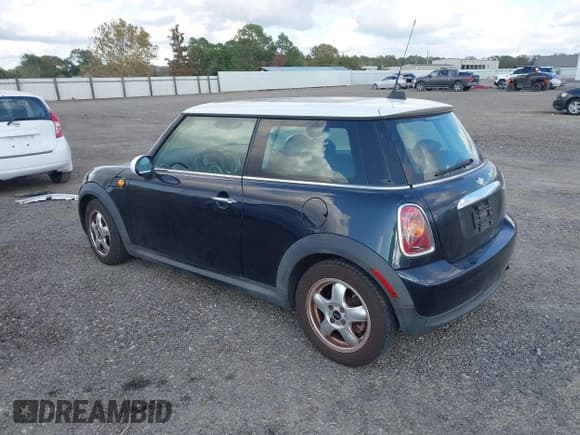 ✅ 2008 MINI Hardtop • VIN: WMWMF33548TU67356 • Lot: 43766429. Listed on IAAI with 134,389 mi. Free auction sales archive from the USA and detailed vehicle history report at DreamBid. Image 3.
