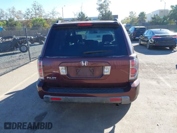 ✅ 2008 Honda Pilot SE • VIN: 5FNYF28318B019150 • Lot: 43449631. Listed on IAAI with 215,995 mi. Free auction sales archive from the USA and detailed vehicle history report at DreamBid. Image 16.