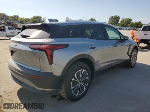 ✅ 2024 Chevrolet Blazer EV eAWD LT • VIN: 3GNKDBRJ2RS258862 • Lot: 74804534. Wystawiony na Copart z przebiegiem 3 mil. Bezpłatny archiwum sprzedaży aukcyjnych z USA i szczegółowy raport historii pojazdu na DreamBid. Zdjęcie 3.