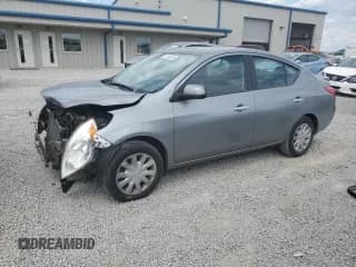✅ 2013 Nissan Versa SL • VIN: 3N1CN7AP3DL839316 • Lot: 71435855. Wystawiony na Copart z przebiegiem 87 854 mil. Bezpłatny archiwum sprzedaży aukcyjnych z USA i szczegółowy raport historii pojazdu na DreamBid. Zdjęcie 1.
