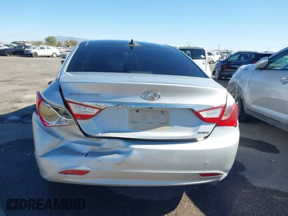 2012 Hyundai Sonata SE with VIN 5NPEC4AC1CH331366, listed as a IAAI auction lot 41238227 with 204,396 mi miles and . Bid and sale history available at DreamBid. Image 16.