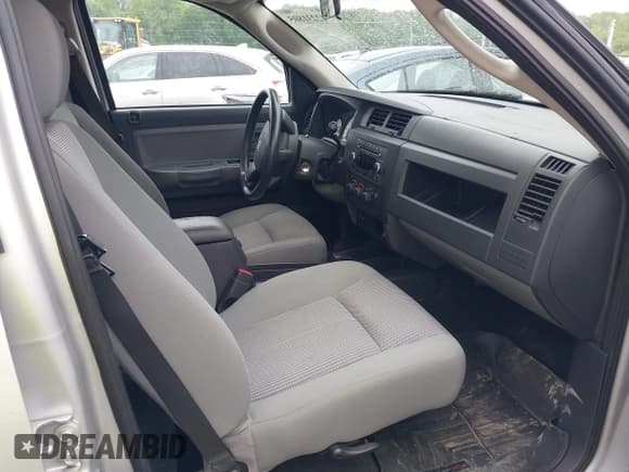 ✅ 2010 Dodge Dakota Bighorn/Lonestar • VIN: 1D7CW3GK4AS140049 • Lot: 42231805. Wystawiony na IAAI z przebiegiem 149 489 mil. Bezpłatny archiwum sprzedaży aukcyjnych z USA i szczegółowy raport historii pojazdu na DreamBid. Zdjęcie 5.