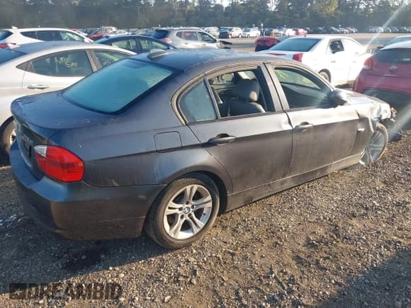 ✅ 2008 BMW 3 Series 328xi • VIN: WBAVC73578KP39182 • Lot: 43274002. Wystawiony na IAAI z przebiegiem Nie podano. Bezpłatny archiwum sprzedaży aukcyjnych z USA i szczegółowy raport historii pojazdu na DreamBid. Zdjęcie 4.