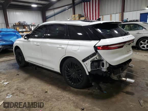 ✅ 2022 Lincoln Corsair Reserve • VIN: 5LMCJ2D91NUL24405 • Lot: 57957833. Wystawiony na Copart z przebiegiem 6 843 mil. Bezpłatny archiwum sprzedaży aukcyjnych z USA i szczegółowy raport historii pojazdu na DreamBid. Zdjęcie 2.