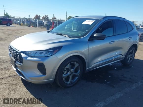 ✅ 2023 Ford Escape ST-Line • VIN: 1FMCU0MZ9PUA15508 • Лот: 43501244. Опубликован ранее на IAAI с пробегом 25 543 миль. Бесплатный доступ к архиву аукционных продаж из США и подробный отчёт об истории автомобиля на DreamBid. Изображение 2.