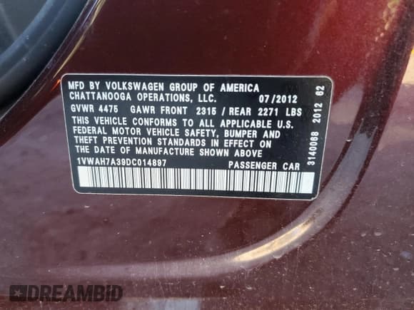 ✅ 2013 Volkswagen Passat S • VIN: 1VWAH7A39DC014897 • Lot: 62006875. Wystawiony na Copart z przebiegiem 164 537 mil. Bezpłatny archiwum sprzedaży aukcyjnych z USA i szczegółowy raport historii pojazdu na DreamBid. Zdjęcie 15.
