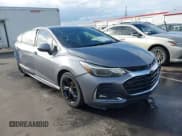 ✅ 2019 Chevrolet Cruze LT • VIN: 1G1BE5SMXK7110256 • Lot: 43357976. Listed on IAAI with 115,650 mi. Free auction sales archive from the USA and detailed vehicle history report at DreamBid. Image 1.