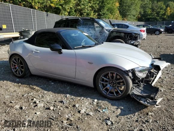 ✅ 2017 Mazda MX-5 Miata Club • VIN: JM1NDAC74H0124180 • Lot: 70695255. Listed on Copart with 37,597 mi. Free auction sales archive from the USA and detailed vehicle history report at DreamBid. Image 4.