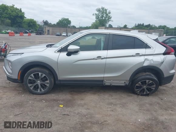 ✅ 2022 Mitsubishi Eclipse Cross SE • VIN: JA4ATWAA9NZ004499 • Lot: 42595361. Wystawiony na IAAI z przebiegiem 64 437 mil. Bezpłatny archiwum sprzedaży aukcyjnych z USA i szczegółowy raport historii pojazdu na DreamBid. Zdjęcie 14.