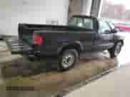 1999 Chevrolet S-10 с VIN 1GCDT14X1X8108564, выставлен на аукционе Copart как лот 77760414 с пробегом 61 677 миль миль и Списание • Salvage title. История ставок и продаж доступна на DreamBid. Изображение 3.