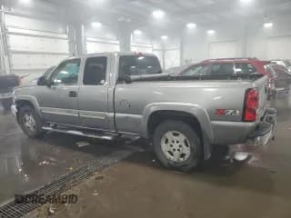 ✅ 2007 Chevrolet Silverado 1500 Work Truck • VIN: 1GCEK19Z77Z206171 • Lot: 86513025. Wystawiony na Copart z przebiegiem 122 706 mil. Bezpłatny archiwum sprzedaży aukcyjnych z USA i szczegółowy raport historii pojazdu na DreamBid. Zdjęcie 2.