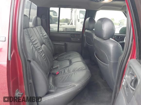 ✅ 2004 Chevrolet S-10 LS • VIN: 1GCDT13X44K103486 • Lot: 43251600. Wystawiony na IAAI z przebiegiem 193 093 mil. Bezpłatny archiwum sprzedaży aukcyjnych z USA i szczegółowy raport historii pojazdu na DreamBid. Zdjęcie 8.