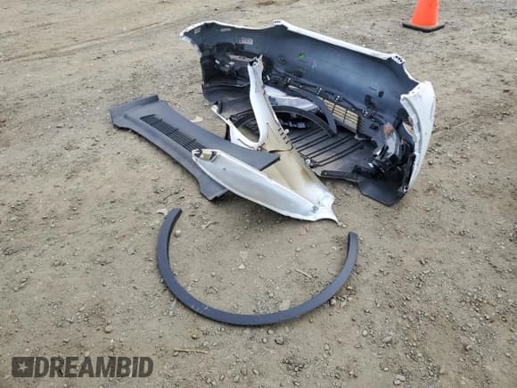 ✅ 2022 Tesla Model Y Long Range • VIN: 7SAYGDEE0NF309229 • Лот: 81022045. Опубликован ранее на Copart с пробегом 71 674 миль. Бесплатный доступ к архиву аукционных продаж из США и подробный отчёт об истории автомобиля на DreamBid. Изображение 12.