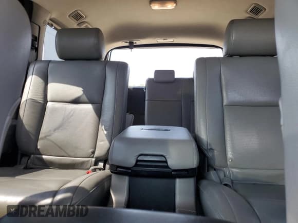 ✅ 2010 Toyota Sequoia Platinum • VIN: 5TDYY5G12AS027397 • Lot: 68294645. Listed on Copart with 286,355 mi. Free auction sales archive from the USA and detailed vehicle history report at DreamBid. Image 10.
