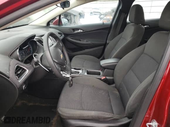 ✅ 2018 Chevrolet Cruze LT • VIN: 1G1BE5SM5J7109594 • Lot: 72500752. Wystawiony na Copart z przebiegiem 56 430 mil mil. Skorzystaj z bezpłatnego archiwum sprzedaży aukcyjnych z USA i zobacz szczegółowy raport historii pojazdu na DreamBid. Zdjęcie 7.