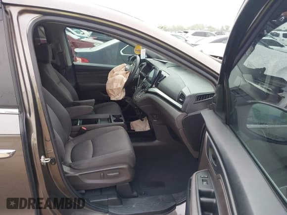 ✅ 2020 Honda Odyssey EX • VIN: 5FNRL6H50LB055717 • Lot: 42205465. Listed on IAAI with 104,719 mi. Free auction sales archive from the USA and detailed vehicle history report at DreamBid. Image 5.