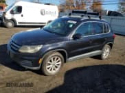 ✅ 2017 Volkswagen Tiguan Wolfsburg Edition • VIN: WVGRV7AX8HK002684 • Lot: 90586635. Wystawiony na Copart z przebiegiem 156 594 mil. Bezpłatny archiwum sprzedaży aukcyjnych z USA i szczegółowy raport historii pojazdu na DreamBid. Zdjęcie 1.