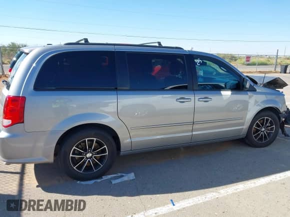 2017 Dodge Grand Caravan GT с VIN 2C4RDGEGXHR765244, выставлен на аукционе IAAI как лот 43259669 с пробегом 180 184 миль миль и . История ставок и продаж доступна на DreamBid. Изображение 13.