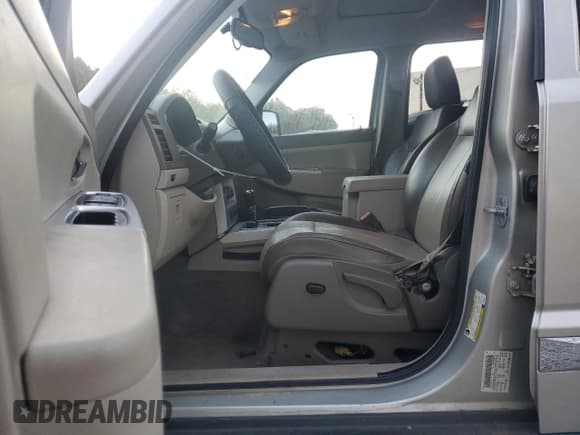 ✅ 2008 Jeep Liberty Limited • VIN: 1J8GN58K88W130063 • Lot: 92217625. Listed on Copart with 238,402 mi. Free auction sales archive from the USA and detailed vehicle history report at DreamBid. Image 7.