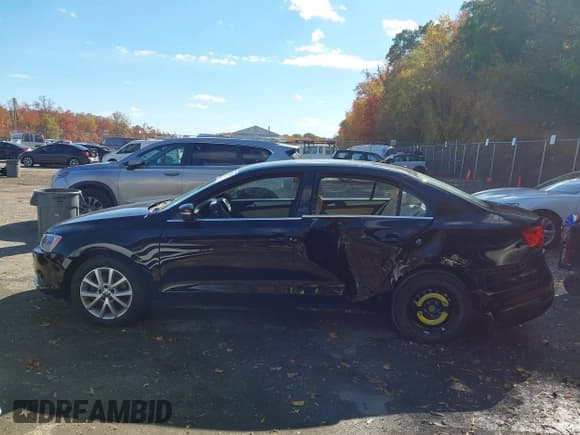 ✅ 2013 Volkswagen Jetta SE • VIN: 3VWBP7AJ2DM251106 • Lot: 43583419. Listed on IAAI with 114,158 mi. Free auction sales archive from the USA and detailed vehicle history report at DreamBid. Image 15.